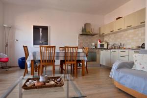 Flora - family apartment with terrace in Centre of Rovinj