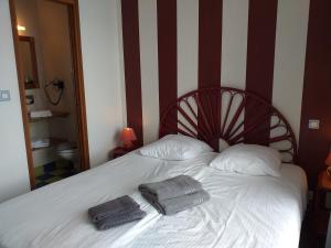 Hotels Les Rochers : photos des chambres
