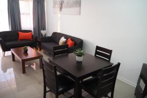 OR Tambo Self Catering Apartments, The Willows