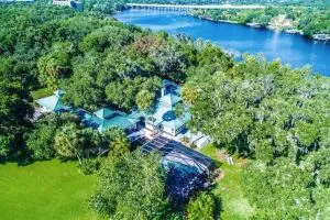 Riverbend Retreat Fla - Gibsonton