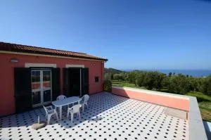 Casa in collina vista mare - Tergu