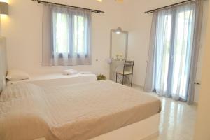 Anemelia Hotel Adamas