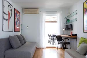 Homz AH02 Kolonaki Penthouse Studio