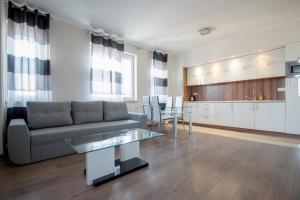 NotaBene Wola Apartment