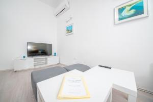 Sea Pearl Residence - Top beachfront location apartments in Bol centre