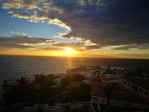 Volcano Beach Views & Wifi