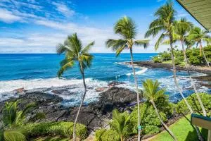 Oceanfront Luxury Condo - Kapaau