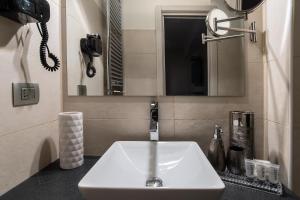 Black And White Suite