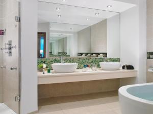 Carrigaline Court Hotel & Leisure Centre