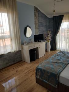 Vromos Guest House