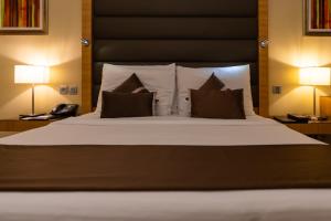 Superior King Room with 30% Discount in F&B room in Copthorne Hotel Sharjah