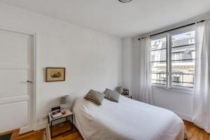 Appartements Design apartment with terrace by Weekome : photos des chambres