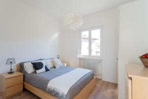 Mezzegra Apartments