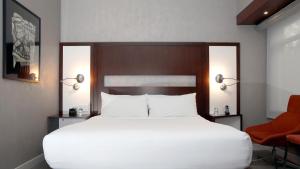 Suite room in The J House Greenwich Hotel