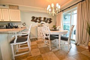 Harbour Island 102M Condo