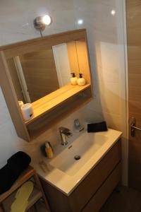 Appartements Charme Mediterraneen Studio Cosy Piscine parking prive : photos des chambres