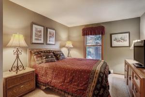 204 Snowdance Manor Condo