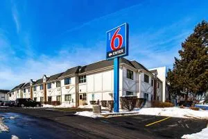 Motel 6-Palatine, IL - Chicago Northwest - فرو يكسو العنق و المنكبين