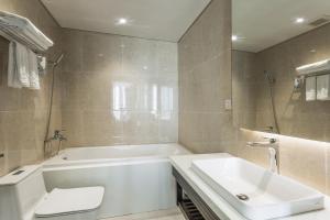 Deluxe Có bồn tắm (Deluxe Bathtub)