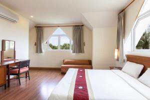 Baan Talay Samran 4 Bedrooms Villa with Beach and 3 pools