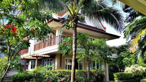 Baan Talay Samran 4 Bedrooms Villa with Beach and 3 pools