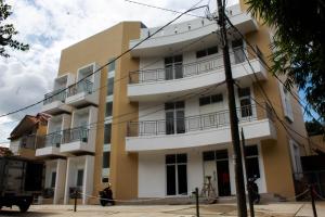 Simple Studio Room at Guest House Way Seputih near Central Park By Travelio