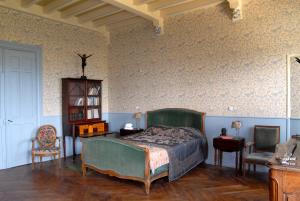 Maisons d'hotes Chateau des Faugs : photos des chambres