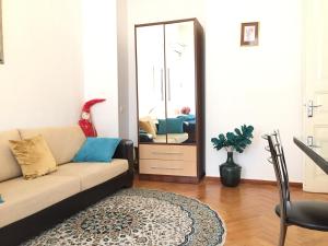 Tourist Heaven - Rustaveli McDonalds Apartment