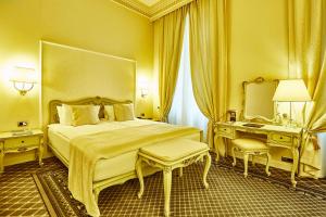 Superior Double Room room in Grand Hotel Continental