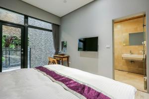 Phòng Giường Đôi Có Ban Công (Double Room with Balcony)