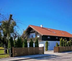 Münsing Nähe Starnberger See, schöne Ferienwohnung, Gästewohnung 125qm EG und OG KONTAKTFREI - 沃尔夫拉茨豪森