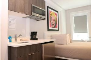 A Stylish Stay w a Queen Bed, Heated Floors.. #29