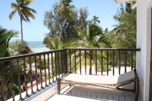 Moonshine Uroa Boutique Hotel