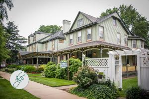 Vandiver Inn