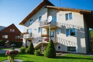 Pod akacjami - Bystre