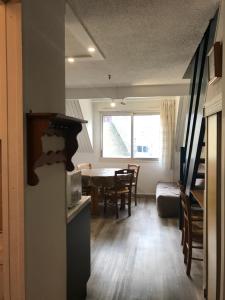 Pied télécabine avec parking couvert, T2 bis 5 personnes.