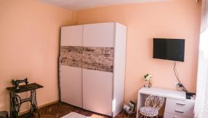 Two Bedroom Apartment Downtown Ivanovi