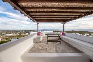 Carmelita Holiday House with Pool by StylishStays Myconos Greece