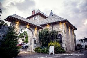 3 hvězdičkový hotel Château des Comtes de Challes Challes-les-Eaux Francie