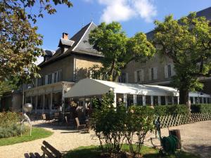 Hotels Chateau des Comtes de Challes : photos des chambres