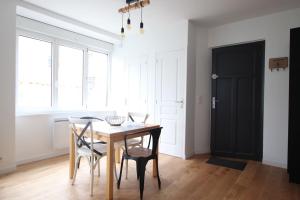 Appartements 3 Pieces a 50 metres du bord de mer : photos des chambres