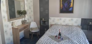 B&B / Chambres d'hotes Patrick&Pierre Bed and Breakfast Nimes : photos des chambres