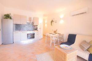 Homey Experience - Green Design Apartment img11