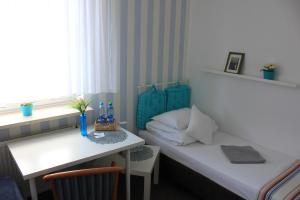 Twin Room with Shared Bathroom room in Kolorowa Guest Rooms