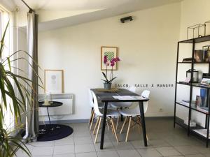 Appartements Charming Duplex with Terrace Historical City Center : photos des chambres