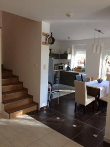 Szigliget Strand mellet levő, csendes, kényelmes ház