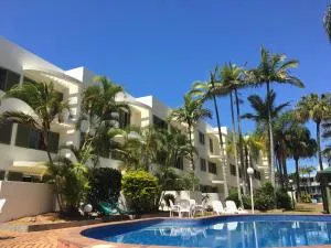 Camargue Beachfront Apartments - Maroochydore