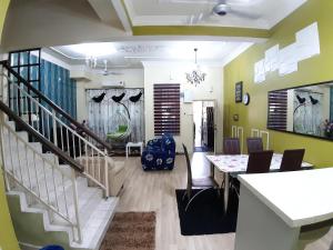 E&A Homestay KLIA - 4R 3B - Wifi-Netflix