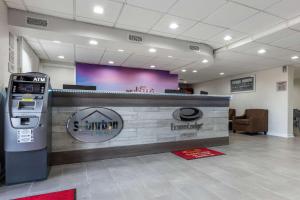 Econo Lodge At The University