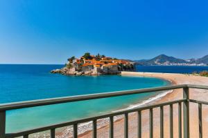 5 stern hotel Hotel California Sveti Stefan Montenegro